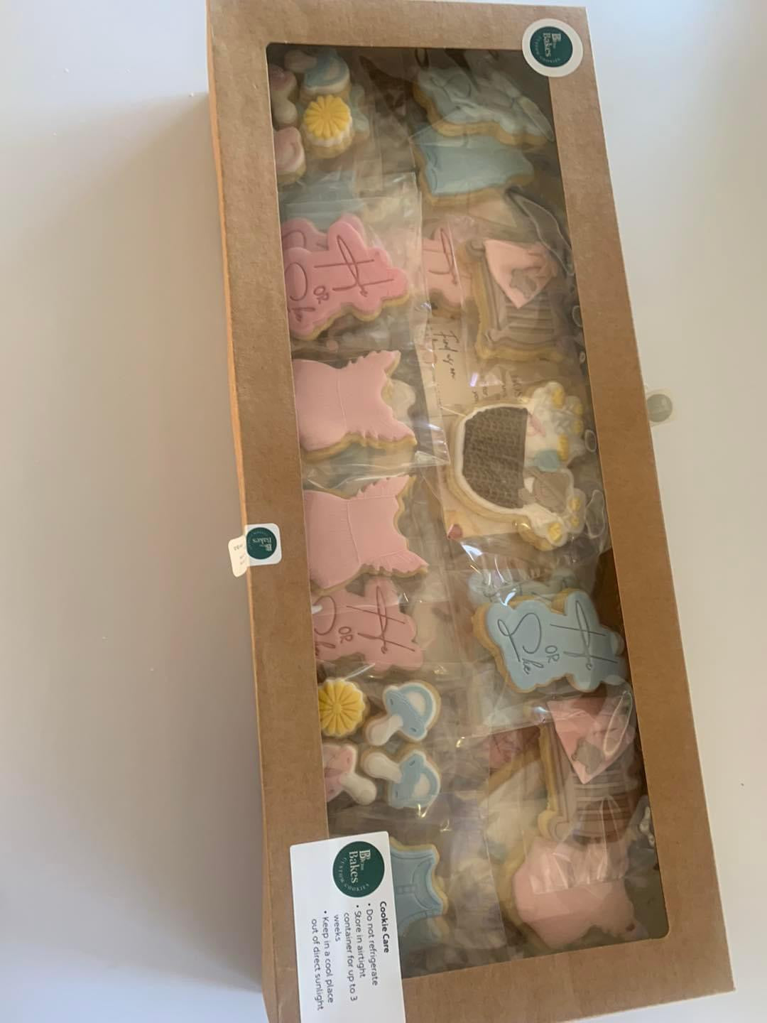 He or she 23 piece cookie set